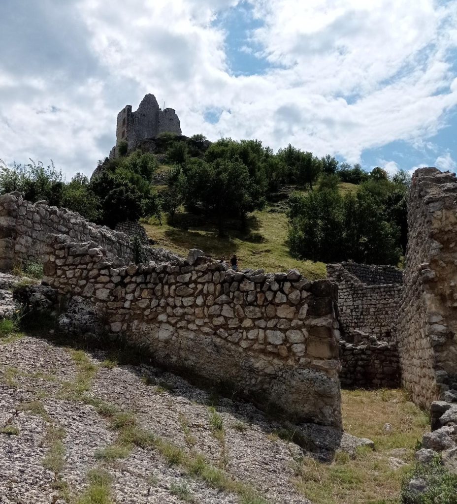 La villette et vue Château